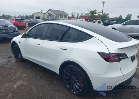 2023 Tesla Model Y Performance Dual Motor All-Wheel Drive z USA, uszkodzony, nr VIN 7SAYGDEF3PF603431